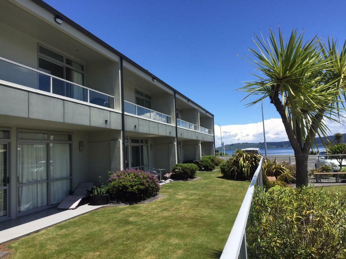 Lake Terrace Apartment Taupo Exterior photo